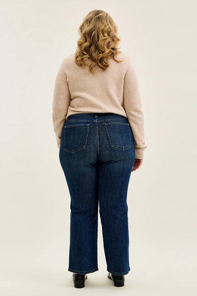 Judy Blue MR Straight Dark Denim Classic Jean Petite