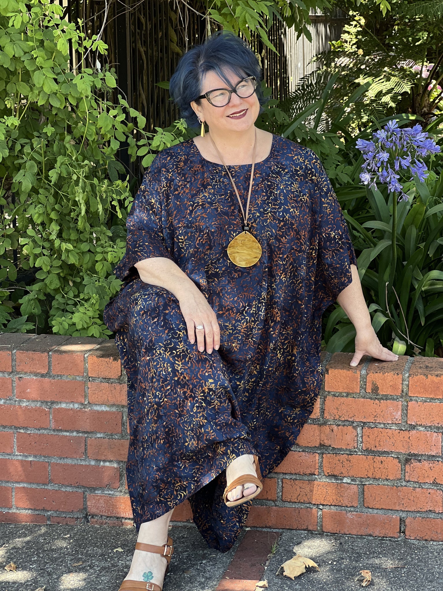 Van Klee One Size Batik Caftan- Navy Scrolls