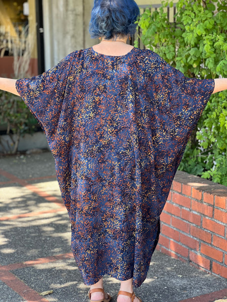 Van Klee One Size Batik Caftan- Navy Scrolls