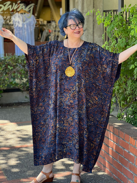 Van Klee One Size Batik Caftan- Navy Scrolls