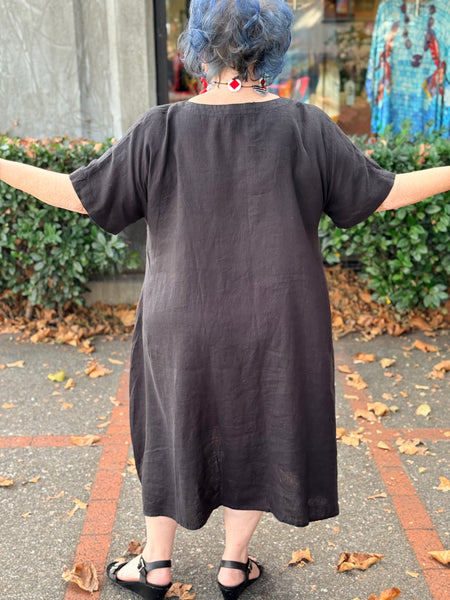 Yuvita Linen Dress-Black