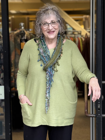 Amazing Woman Cary One Size Pocket Sweater-Apple