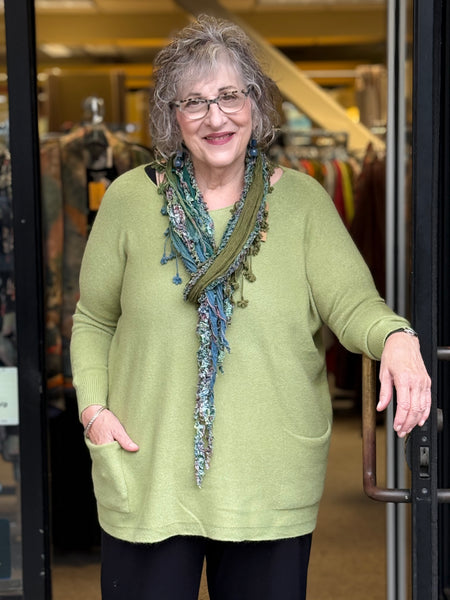 Amazing Woman Cary One Size Pocket Sweater-Apple
