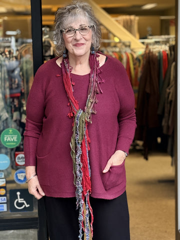 Amazing Woman Cary One Size Pocket Sweater-Mulberry