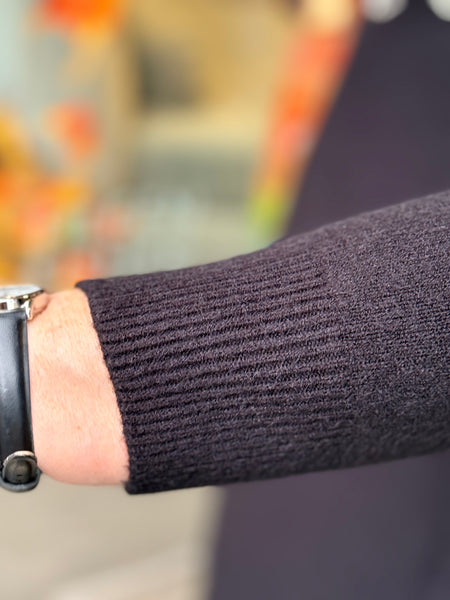 Amazing Woman Cary One Size Pocket Sweater-Black