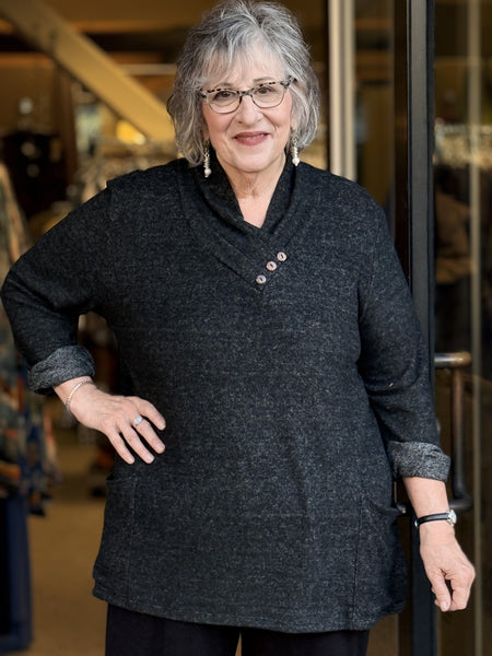 Jess and Jane Brushed Hacci Pleat Neck-Black