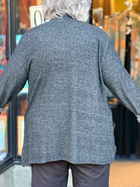 Jess and Jane Brushed Hacci Pleat Neck-Black