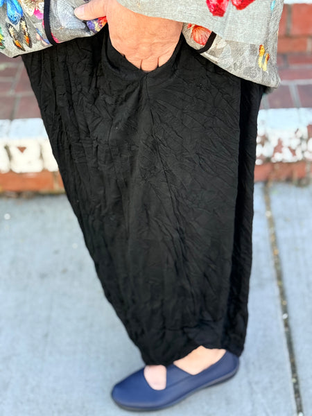 Kozan Hayes Lantern Pant- Black Crinkle