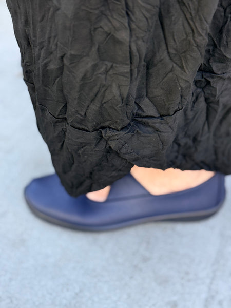 Kozan Hayes Lantern Pant- Black Crinkle