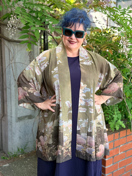Citron Open Front Kimono-Mums in Woodland
