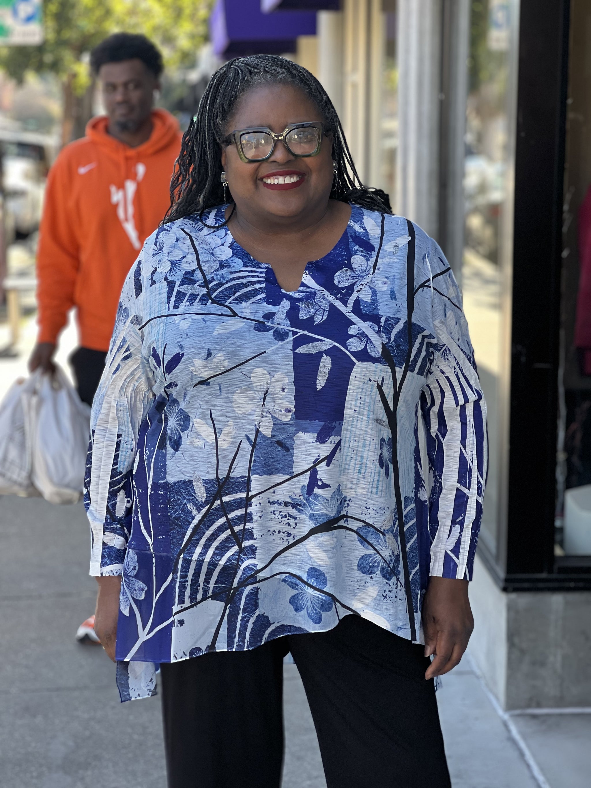 Jess and Jane Sale – In Full Swing