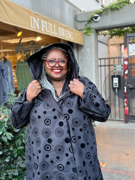 Lindi Reversible Pleated Hood 3/4 Raincoat Black Dot