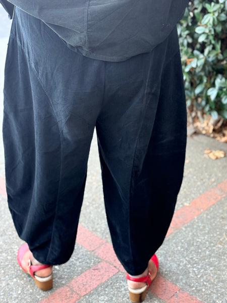 Tranparente Pinwale Corduroy Bubble Pant-Black