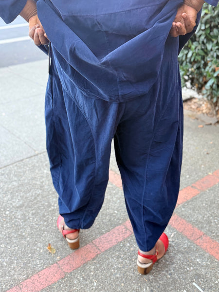 Tranparente Pinwale Corduroy Bubble Pant- Navy