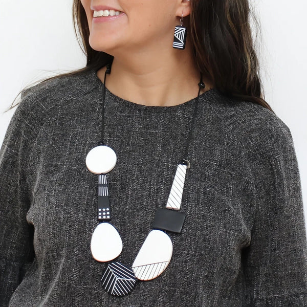 Sylca Black and White Vespera Necklace